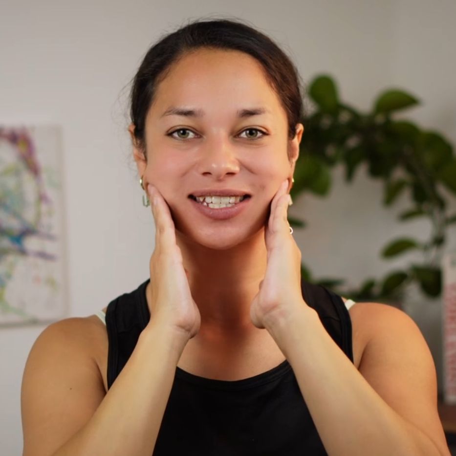 Pro pevná líčka, ústní okolí bez vrásek a jemnou nosolabiální vrásku